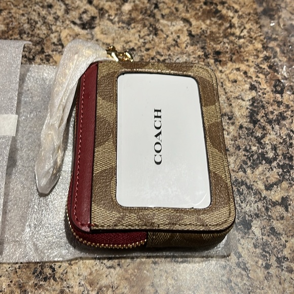 Coach Zip Card Case In Signature Canvas - Picture 5 of 7